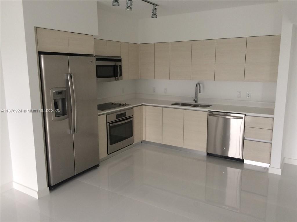 4250 Biscayne Blvd #915, Miami FL 33137