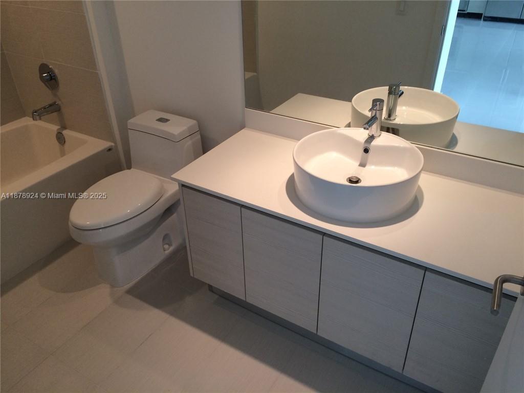 4250 Biscayne Blvd #915, Miami FL 33137