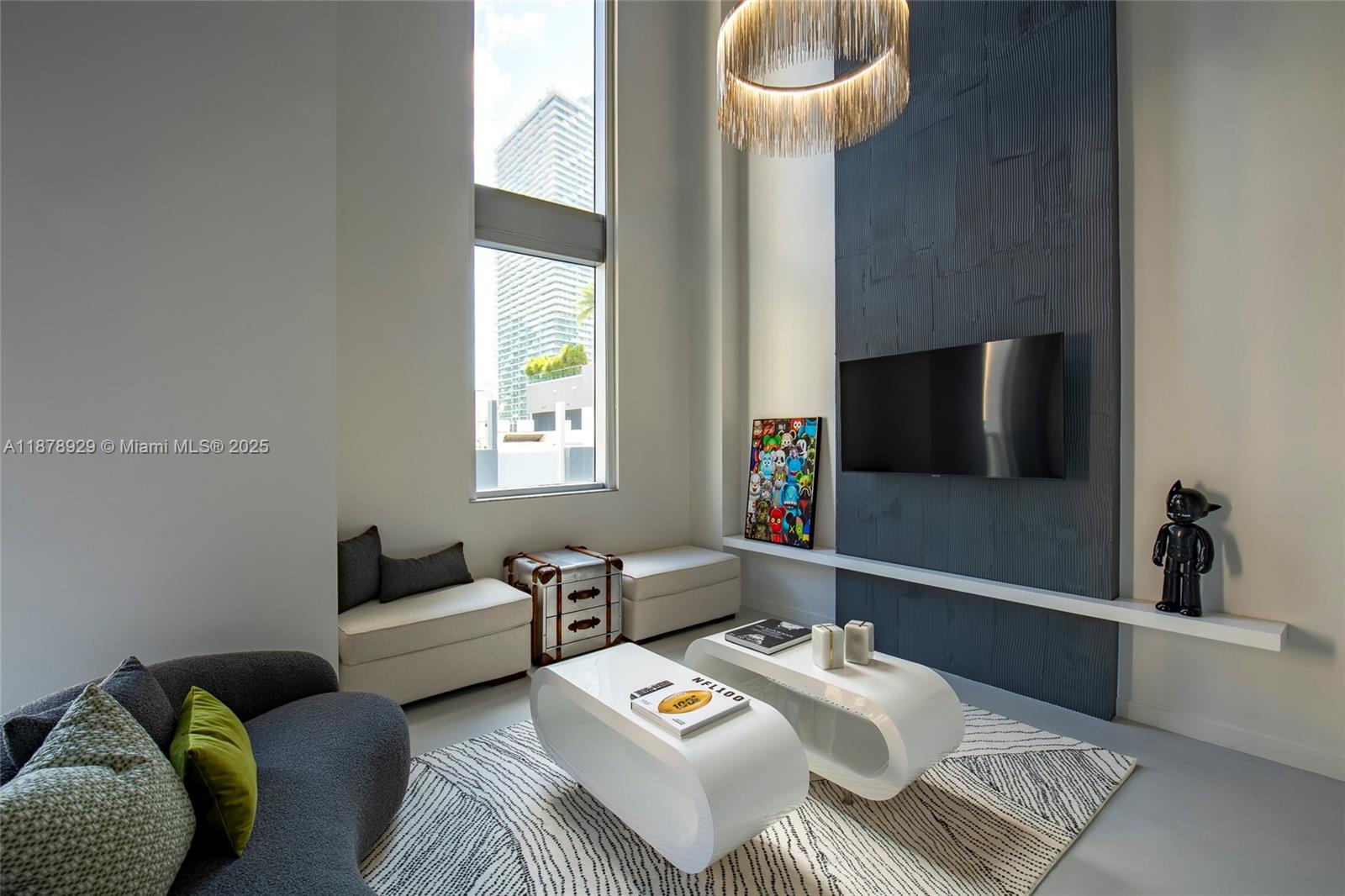 1060 Brickell Ave #1015, Miami FL 33131
