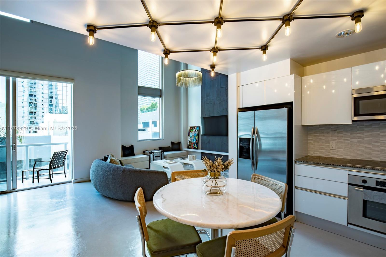 1060 Brickell Ave #1015, Miami FL 33131