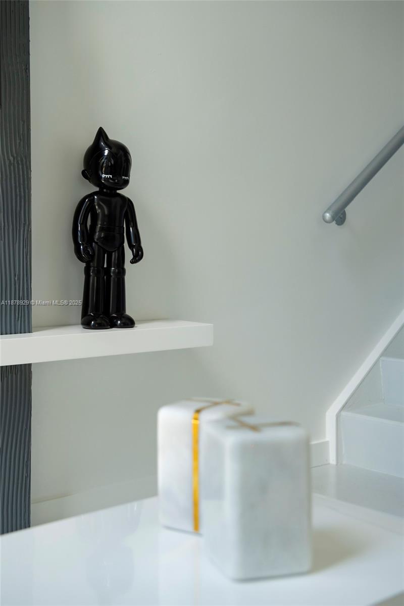 1060 Brickell Ave #1015, Miami FL 33131