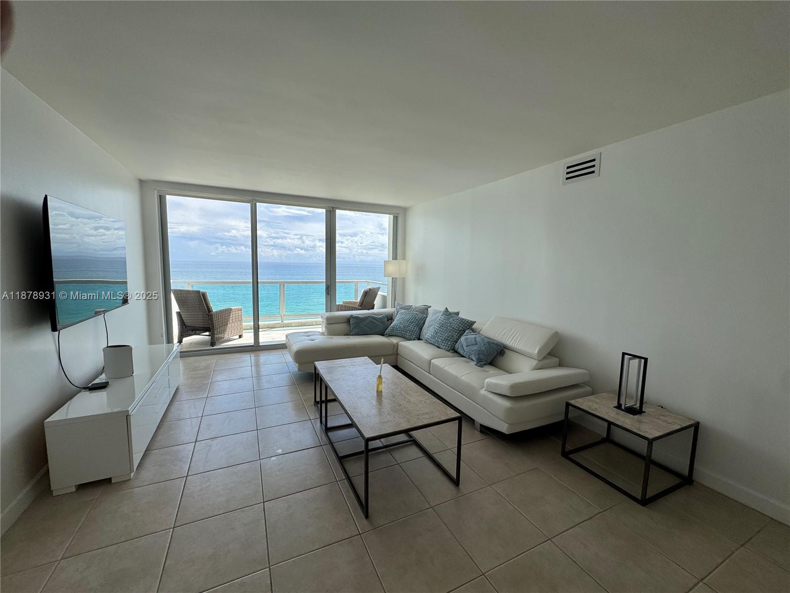 5161 Collins Ave #1717, Miami Beach FL 33140