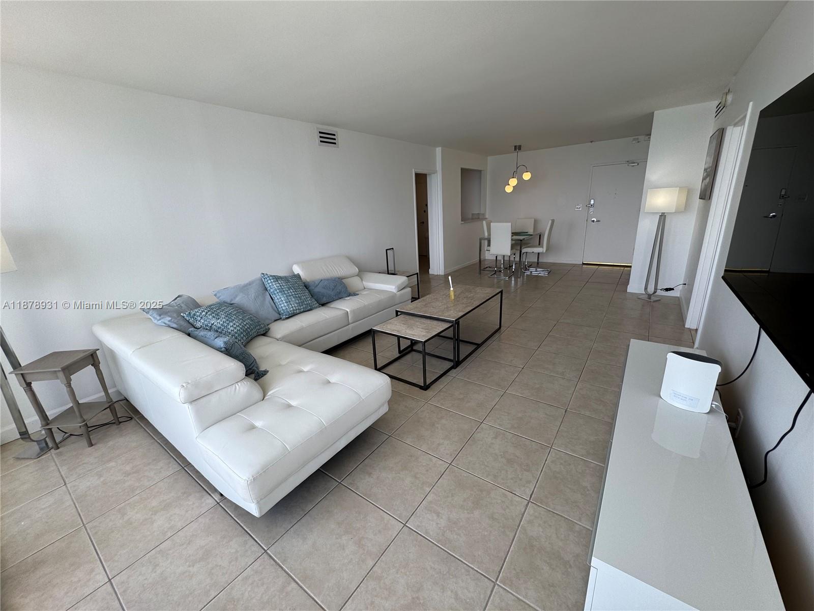 5161 Collins Ave #1717, Miami Beach FL 33140