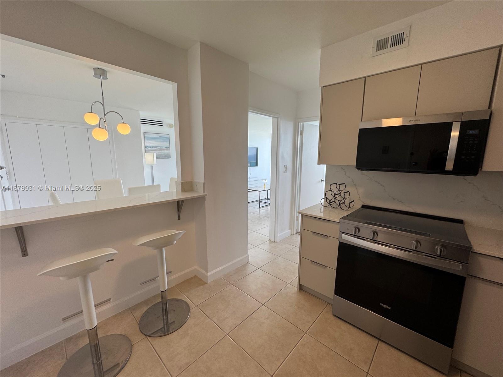 5161 Collins Ave #1717, Miami Beach FL 33140