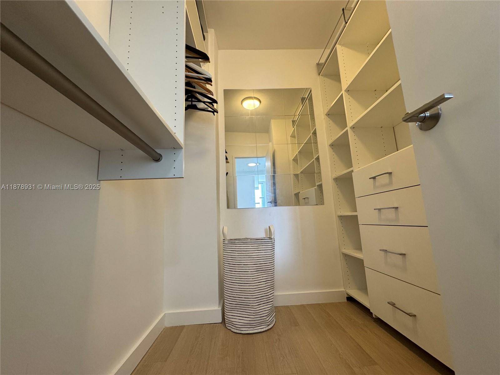 5161 Collins Ave #1717, Miami Beach FL 33140