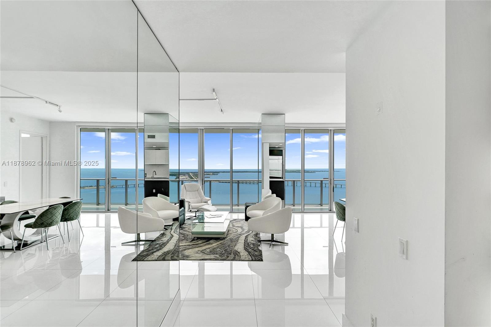 1300 Brickell Bay Dr #3902, Miami FL 33131