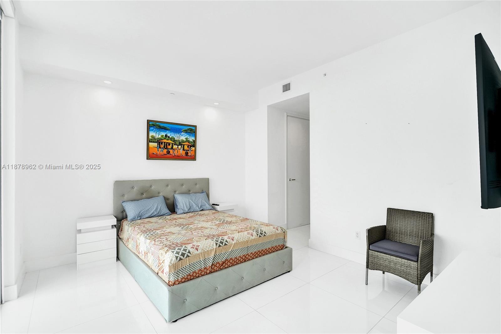 1300 Brickell Bay Dr #3902, Miami FL 33131