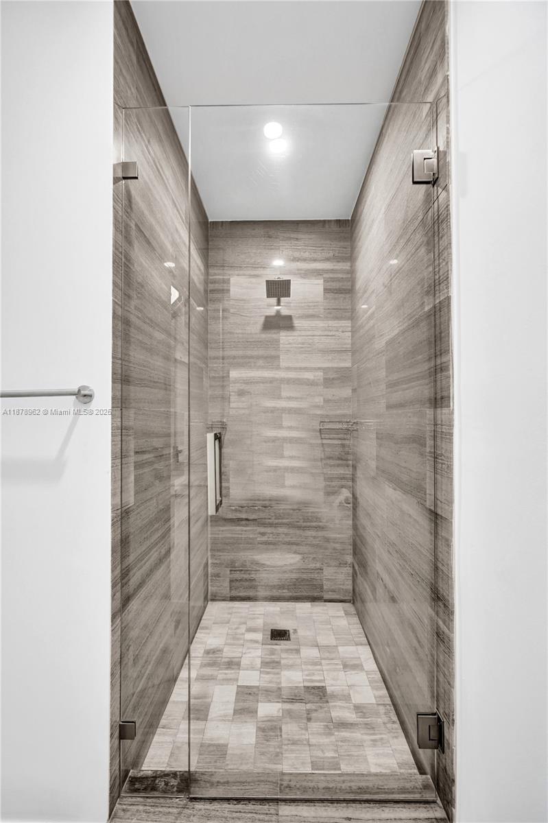 1300 Brickell Bay Dr #3902, Miami FL 33131