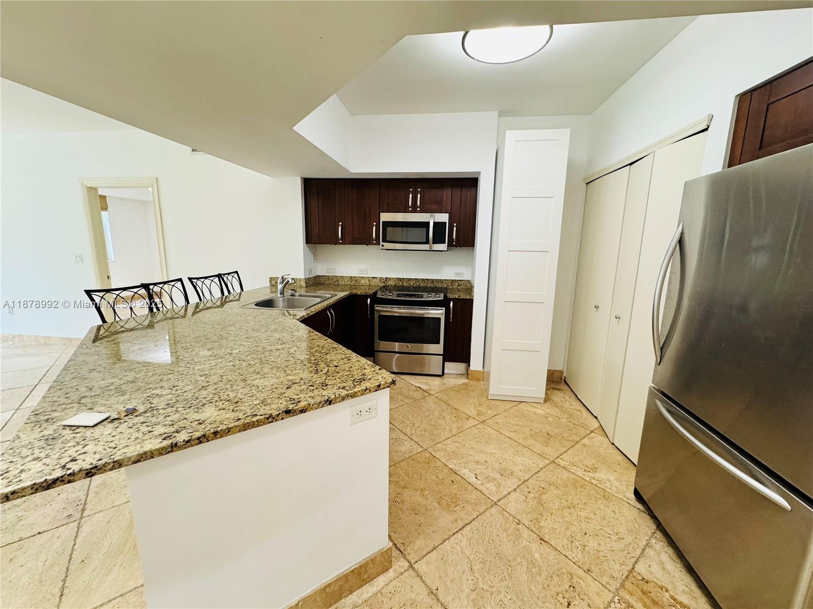 20000 E Country Club Dr #209, Aventura FL 33180