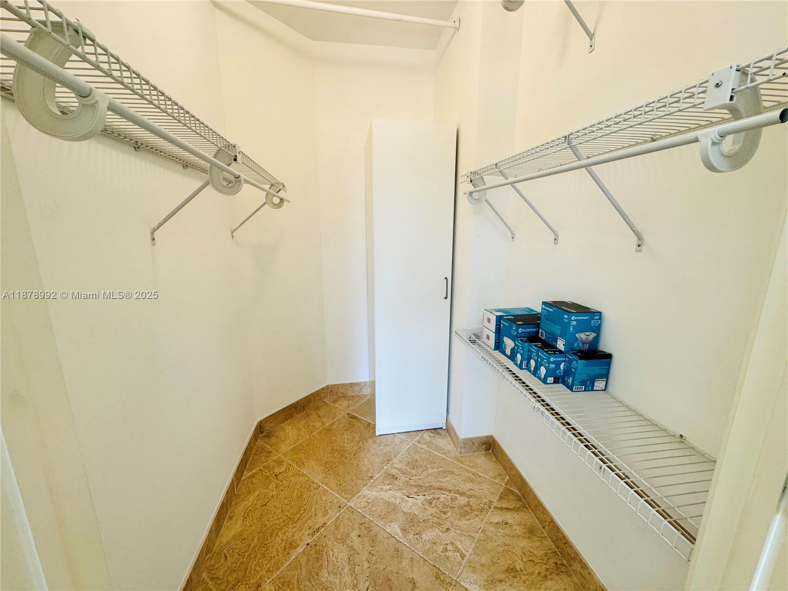 20000 E Country Club Dr #209, Aventura FL 33180