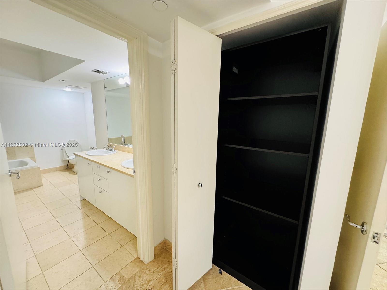 20000 E Country Club Dr #209, Aventura FL 33180
