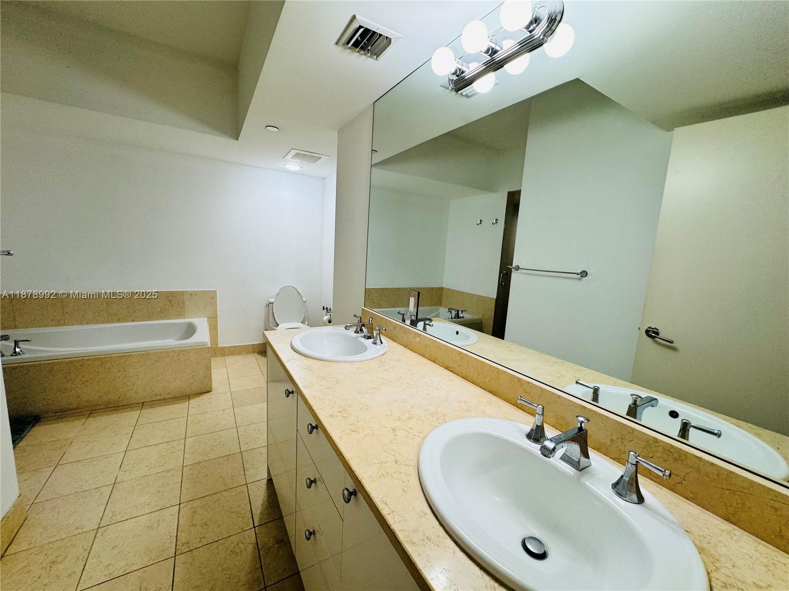 20000 E Country Club Dr #209, Aventura FL 33180
