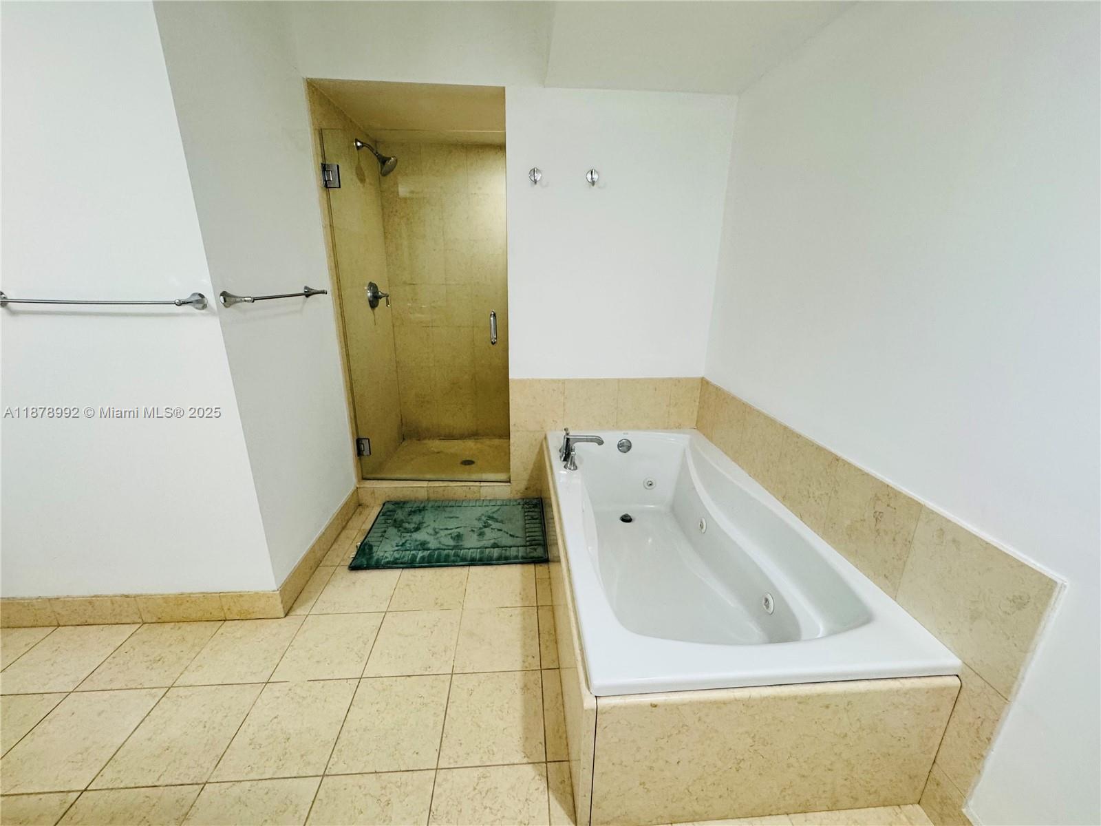 20000 E Country Club Dr #209, Aventura FL 33180