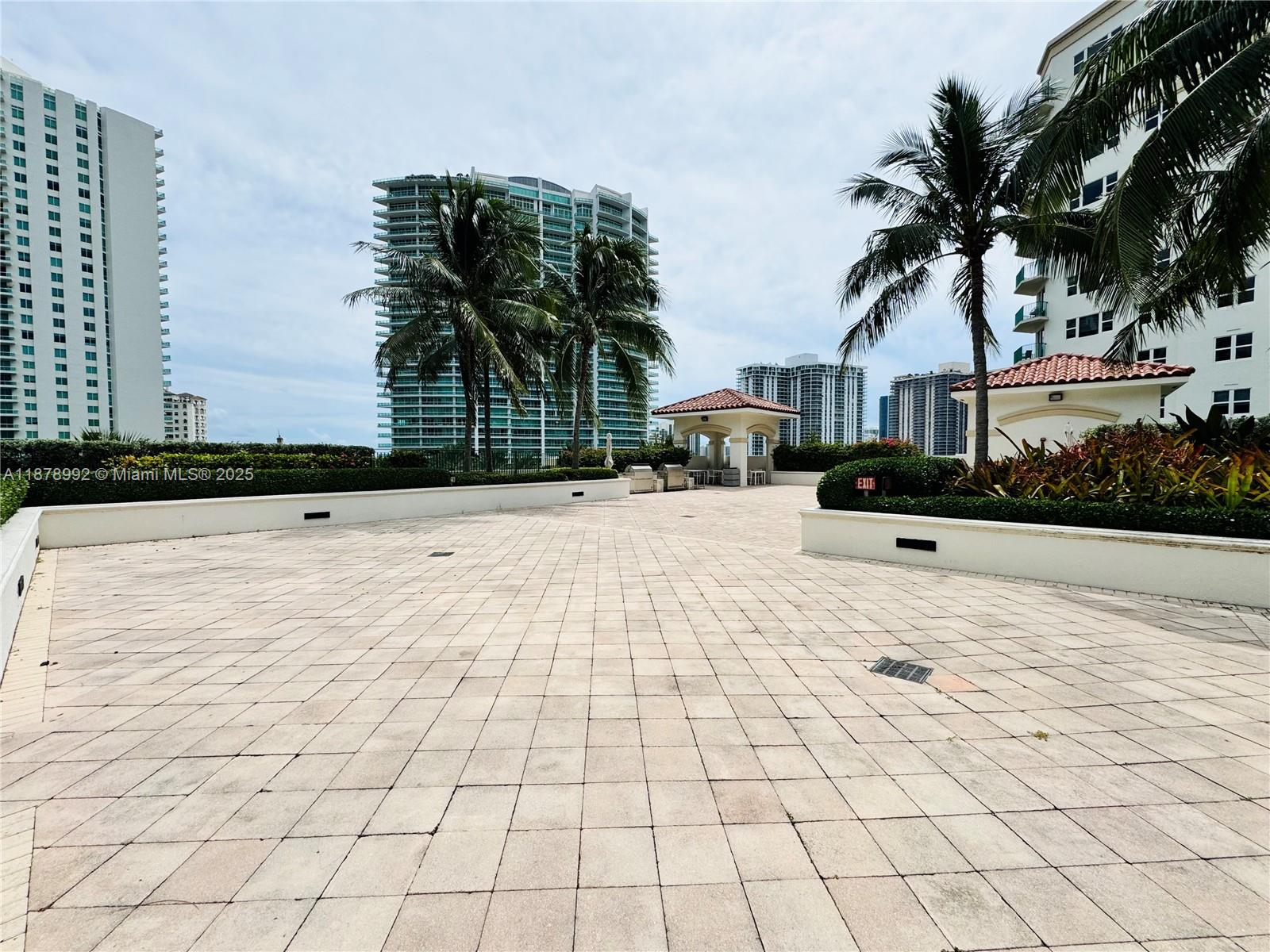 20000 E Country Club Dr #209, Aventura FL 33180