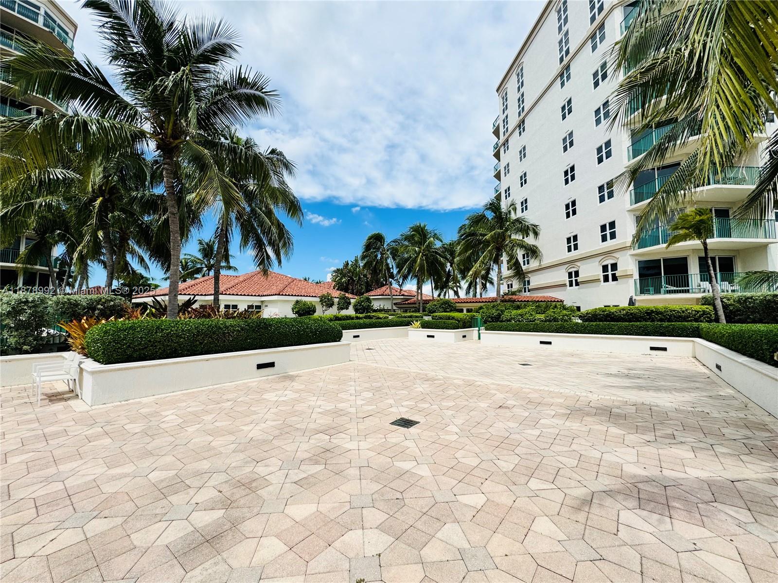 20000 E Country Club Dr #209, Aventura FL 33180