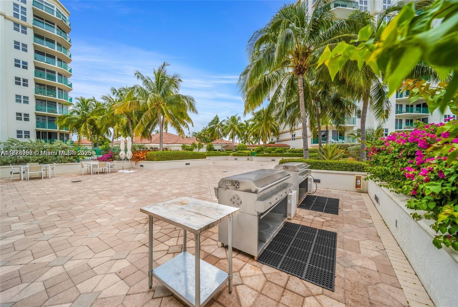 20000 E Country Club Dr #209, Aventura FL 33180