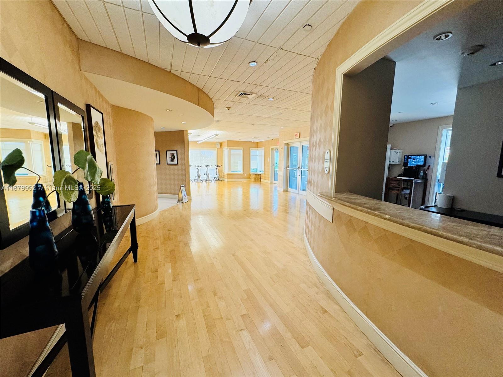 20000 E Country Club Dr #209, Aventura FL 33180