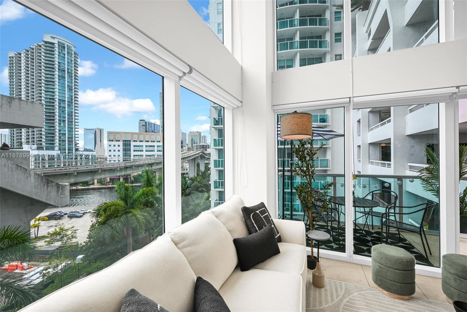 41 SE 5th St #517, Miami FL 33131