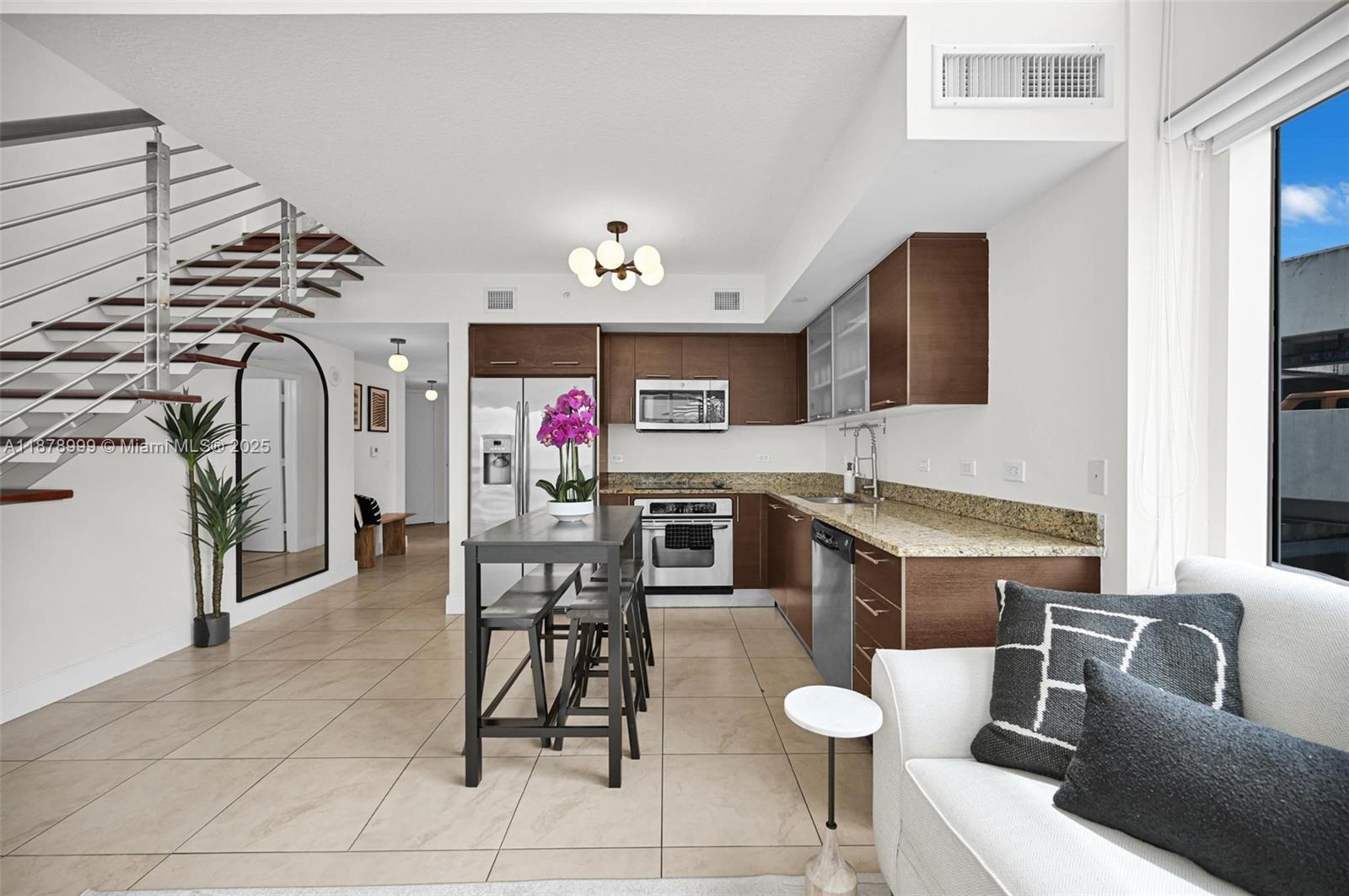 41 SE 5th St #517, Miami FL 33131