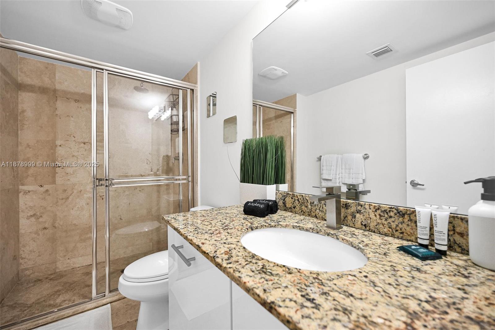 41 SE 5th St #517, Miami FL 33131
