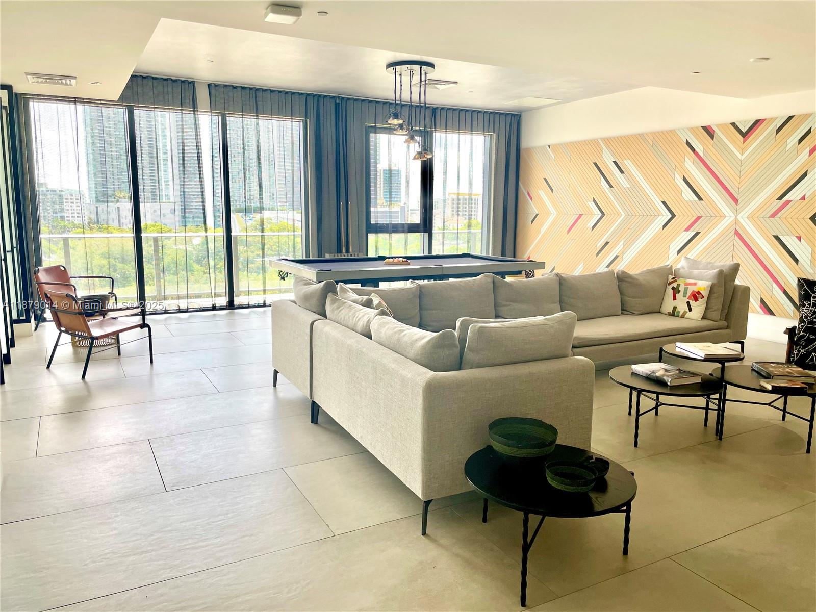 121 NE 34th St #1215, Miami FL 33137