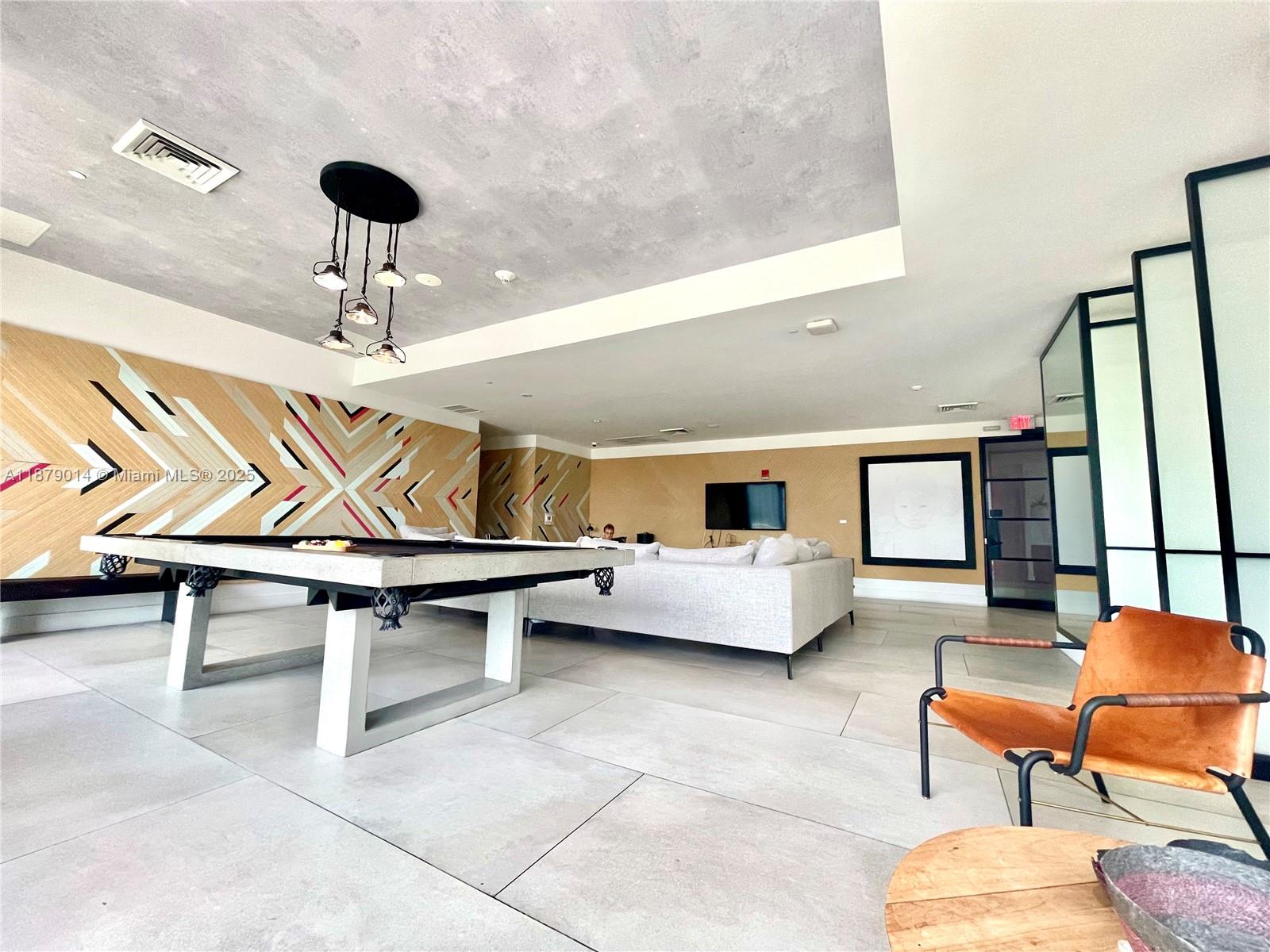 121 NE 34th St #1215, Miami FL 33137