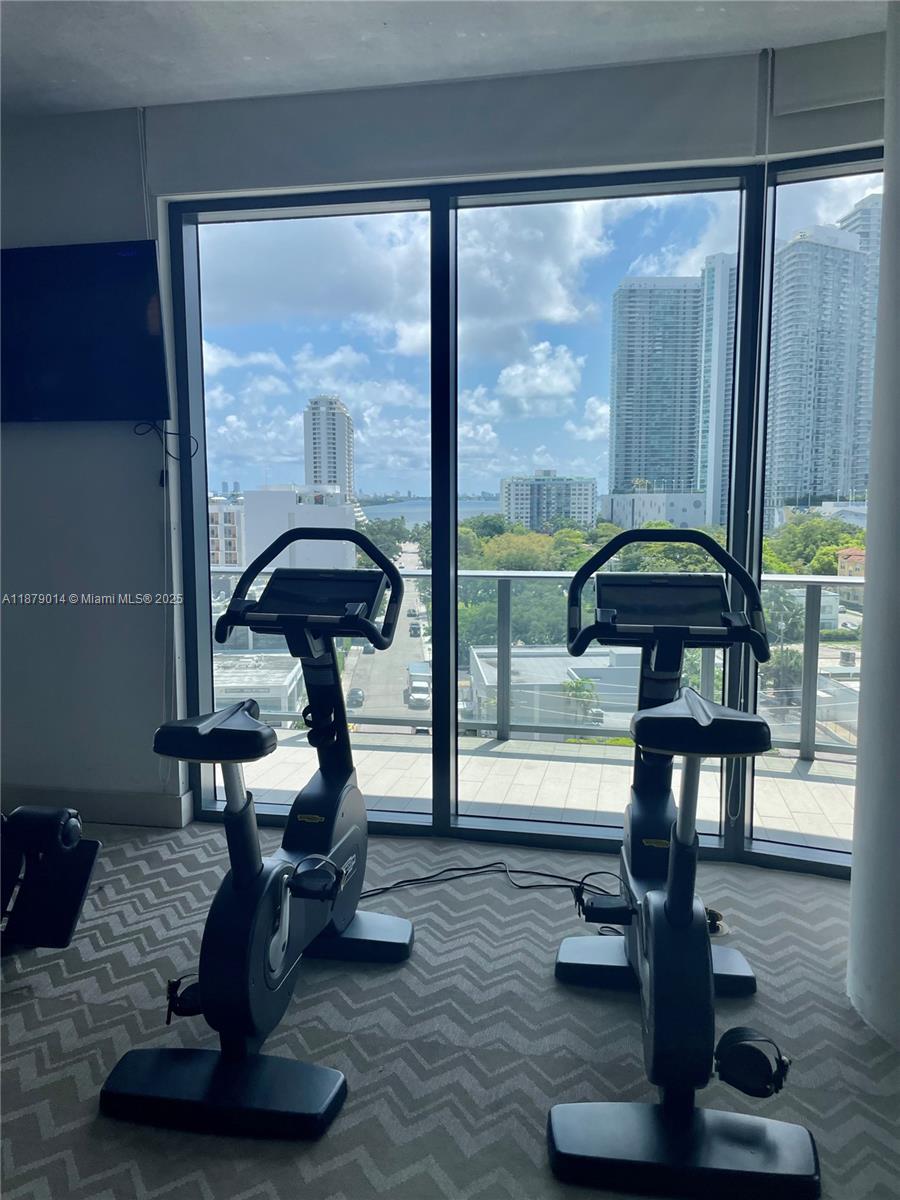 121 NE 34th St #1215, Miami FL 33137