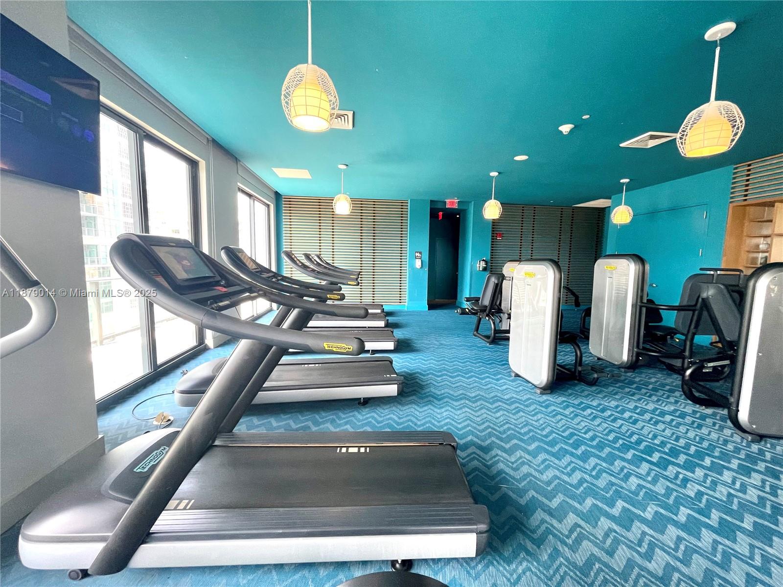 121 NE 34th St #1215, Miami FL 33137