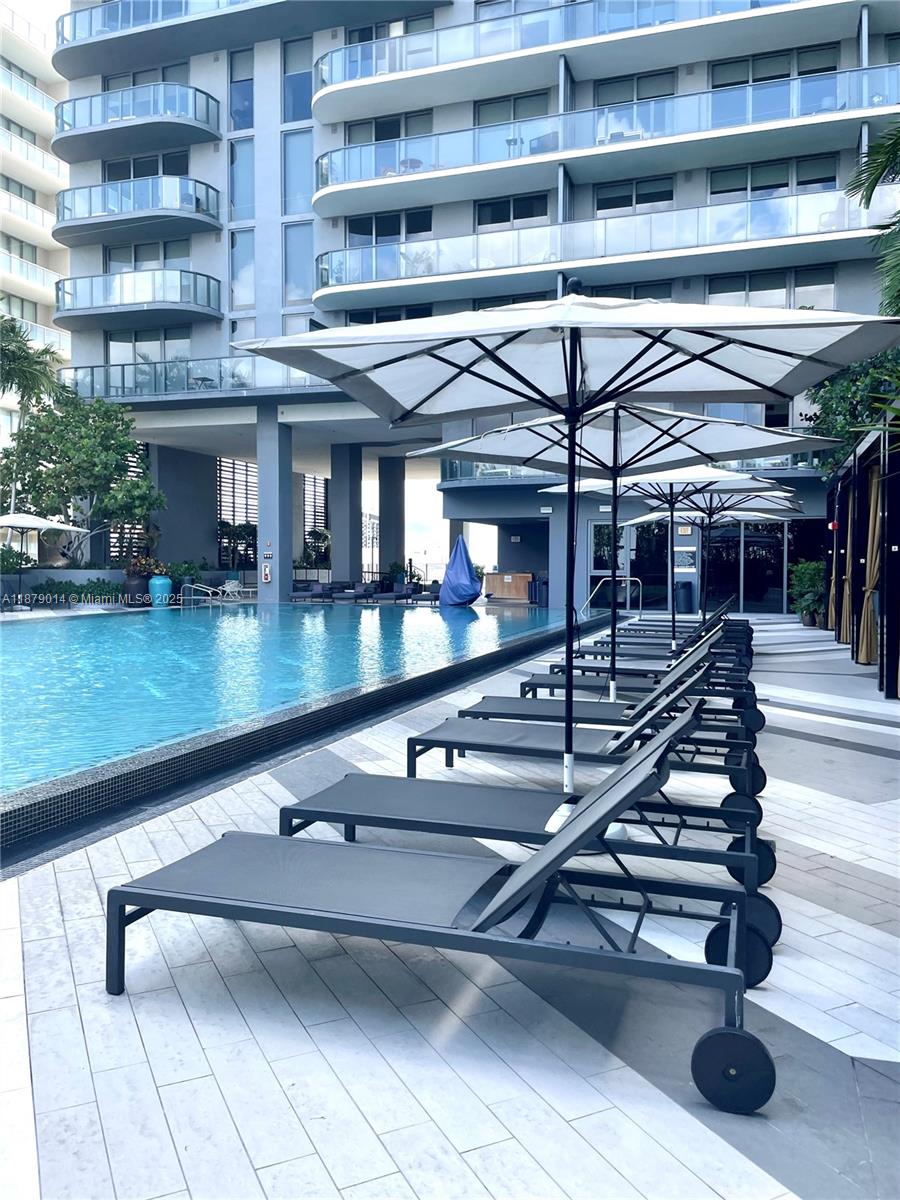 121 NE 34th St #1215, Miami FL 33137