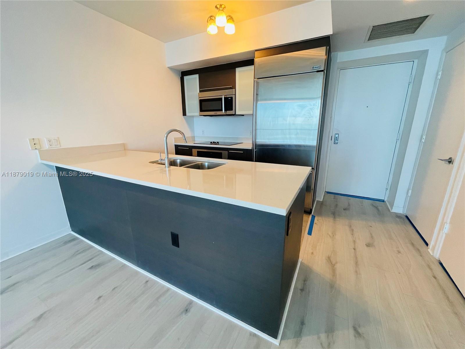 55 SE 6th St #3104, Miami FL 33131