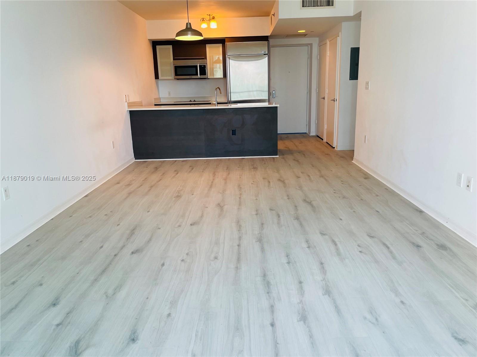 55 SE 6th St #3104, Miami FL 33131