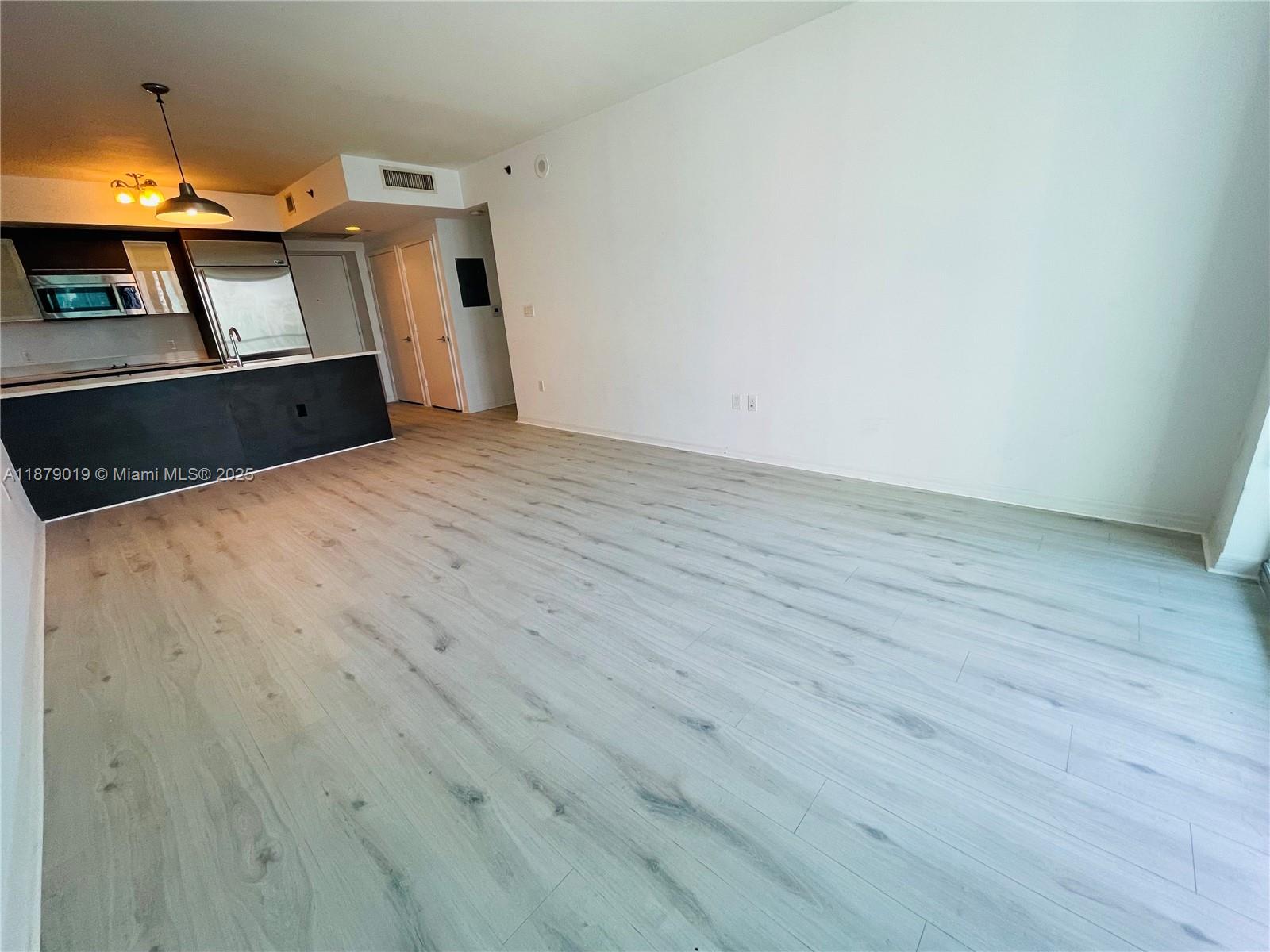 55 SE 6th St #3104, Miami FL 33131