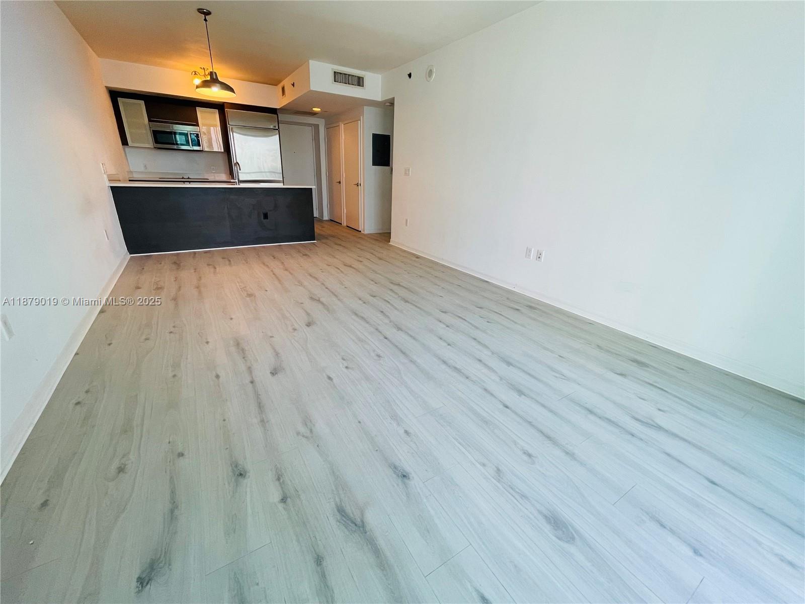 55 SE 6th St #3104, Miami FL 33131