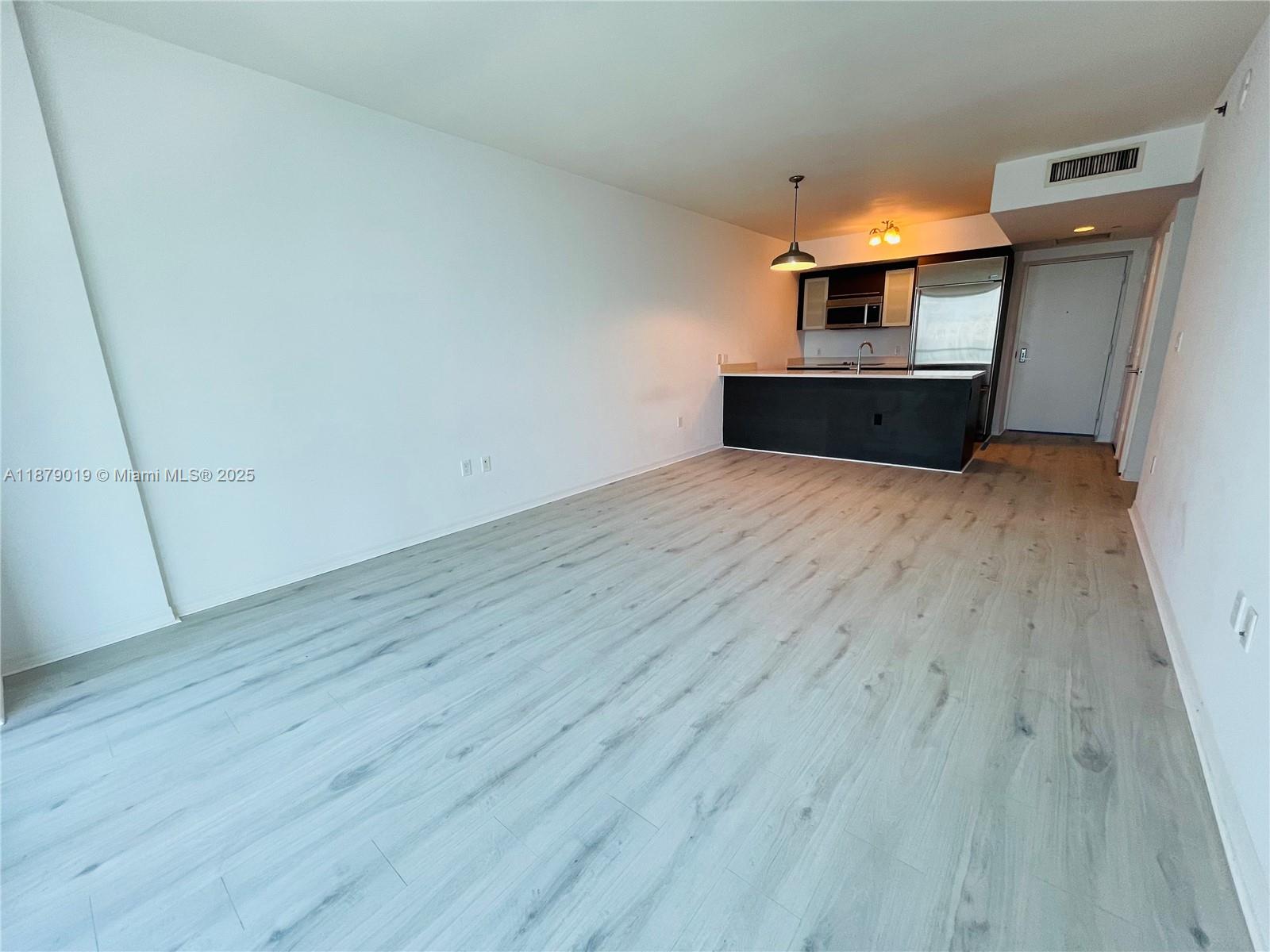 55 SE 6th St #3104, Miami FL 33131