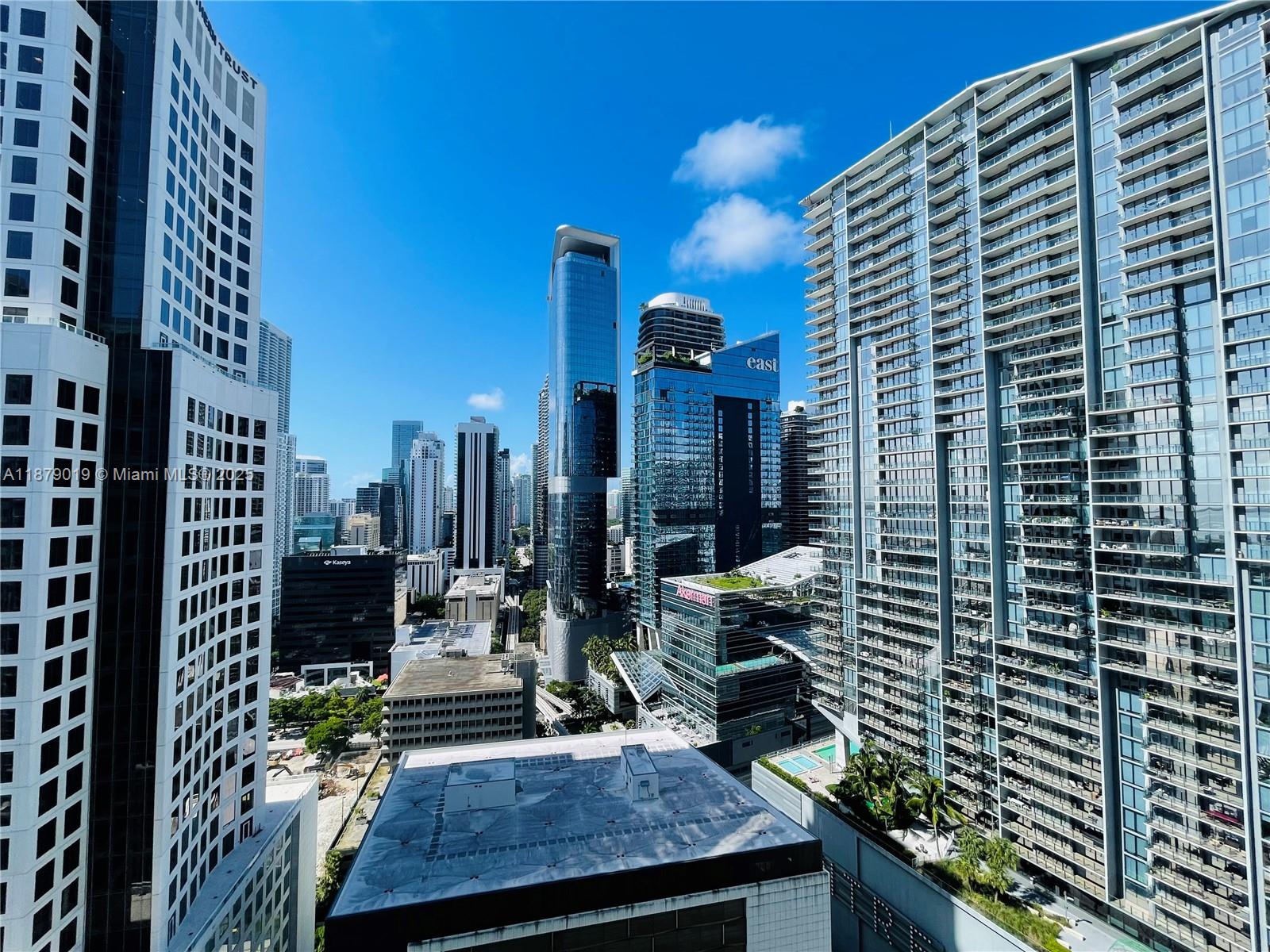 55 SE 6th St #3104, Miami FL 33131