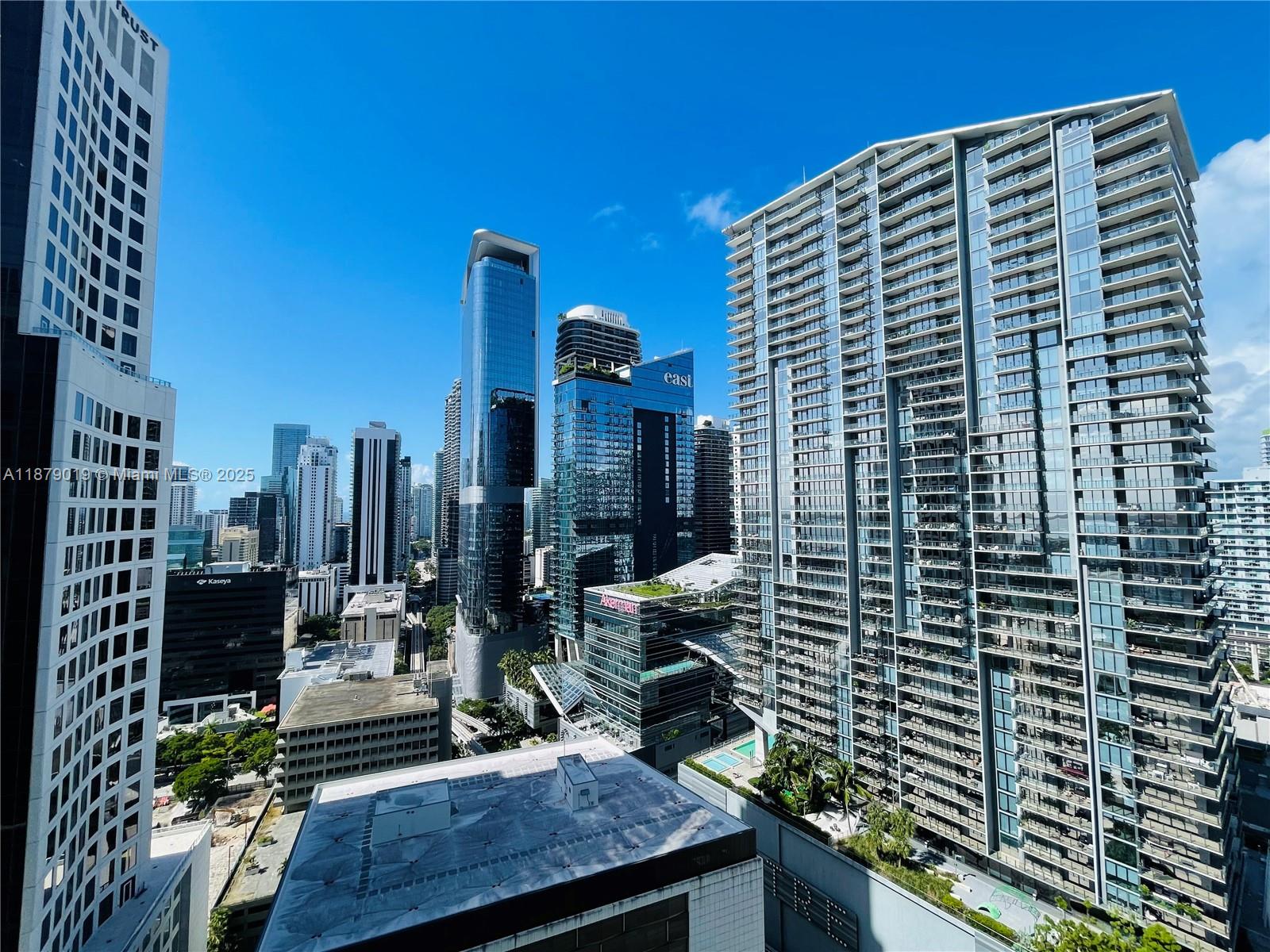 55 SE 6th St #3104, Miami FL 33131