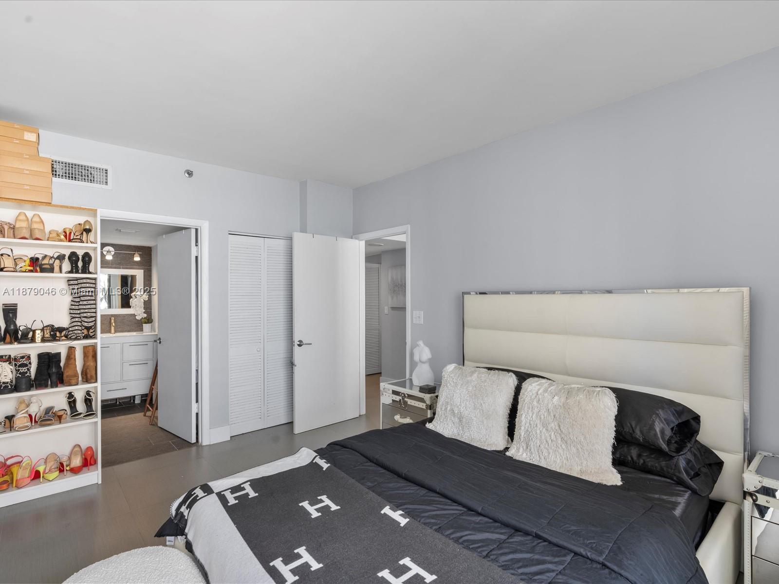 540 Brickell Key Dr #1702, Miami FL 33131