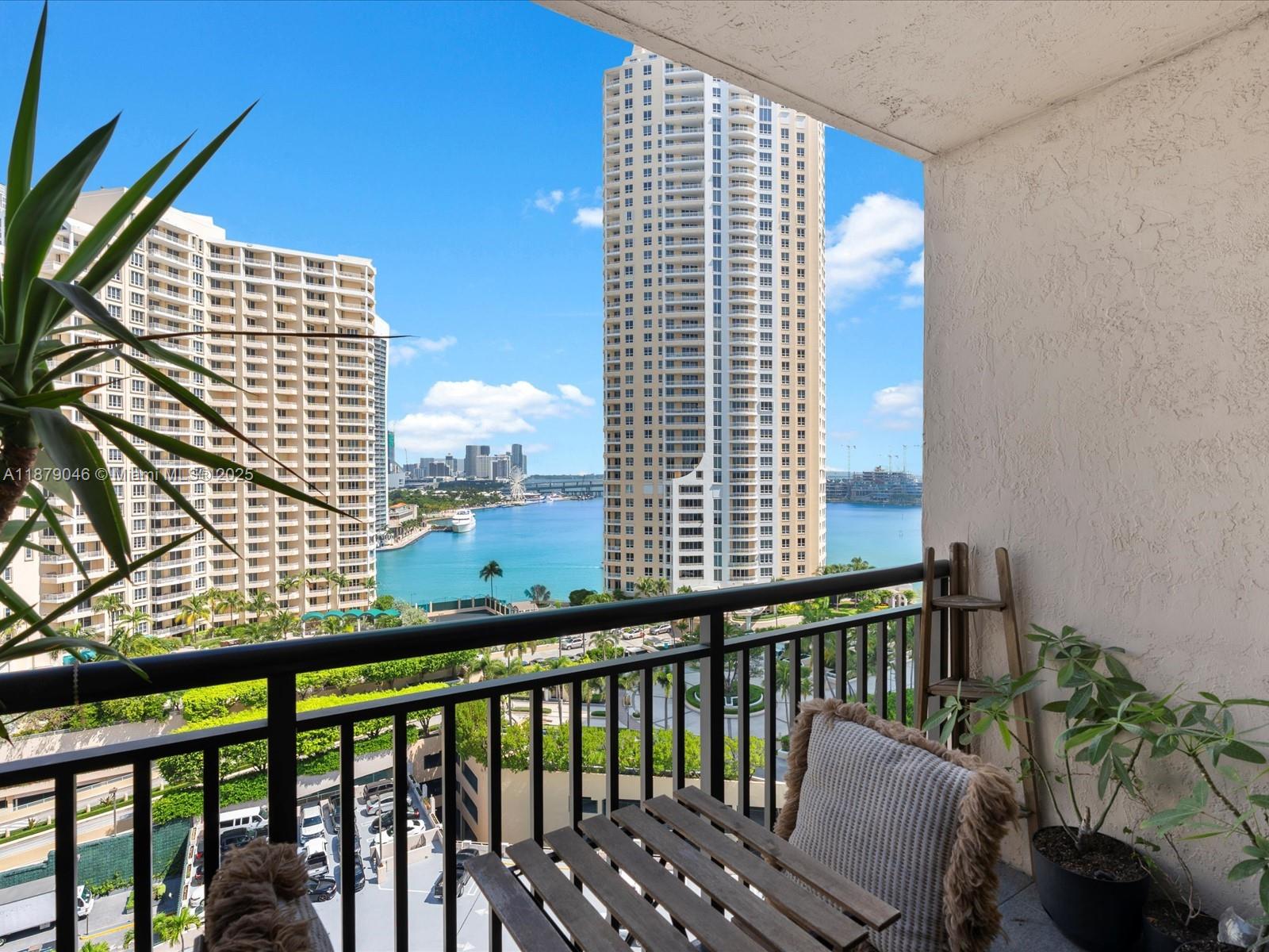 540 Brickell Key Dr #1702, Miami FL 33131