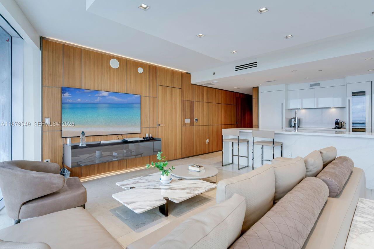 465 Brickell Ave #4801, Miami FL 33131