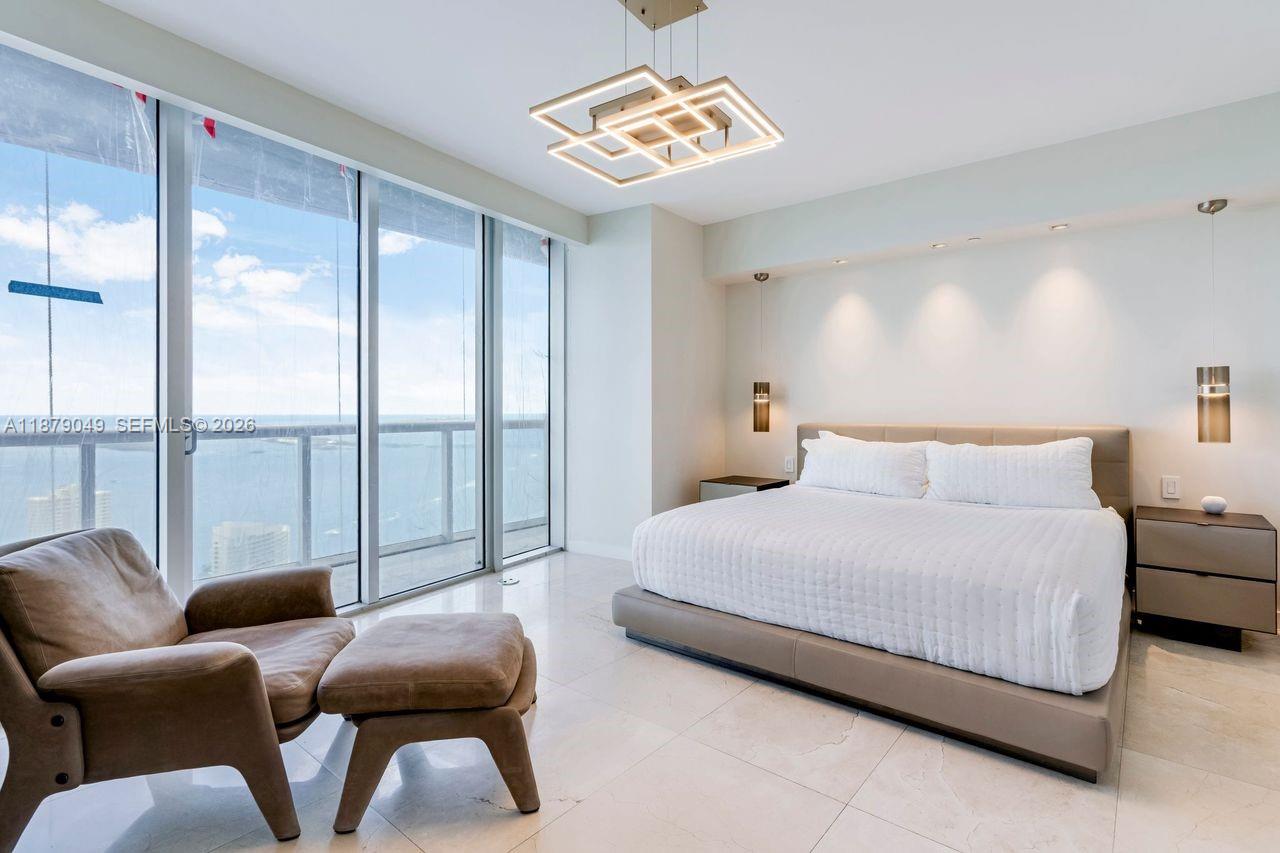 465 Brickell Ave #4801, Miami FL 33131