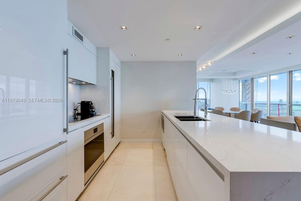 465 Brickell Ave #4801, Miami FL 33131