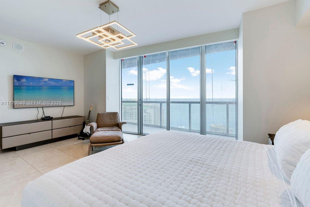 465 Brickell Ave #4801, Miami FL 33131