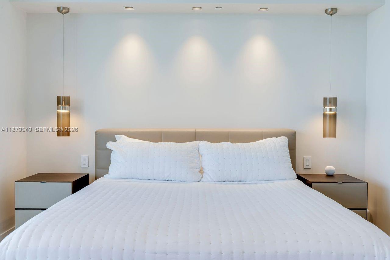 465 Brickell Ave #4801, Miami FL 33131