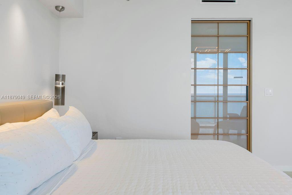465 Brickell Ave #4801, Miami FL 33131