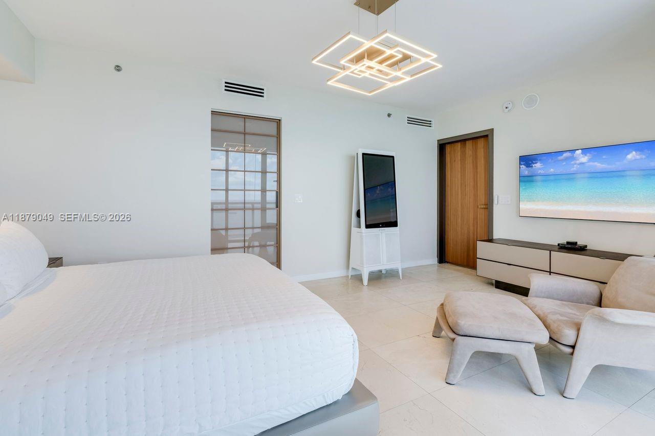 465 Brickell Ave #4801, Miami FL 33131