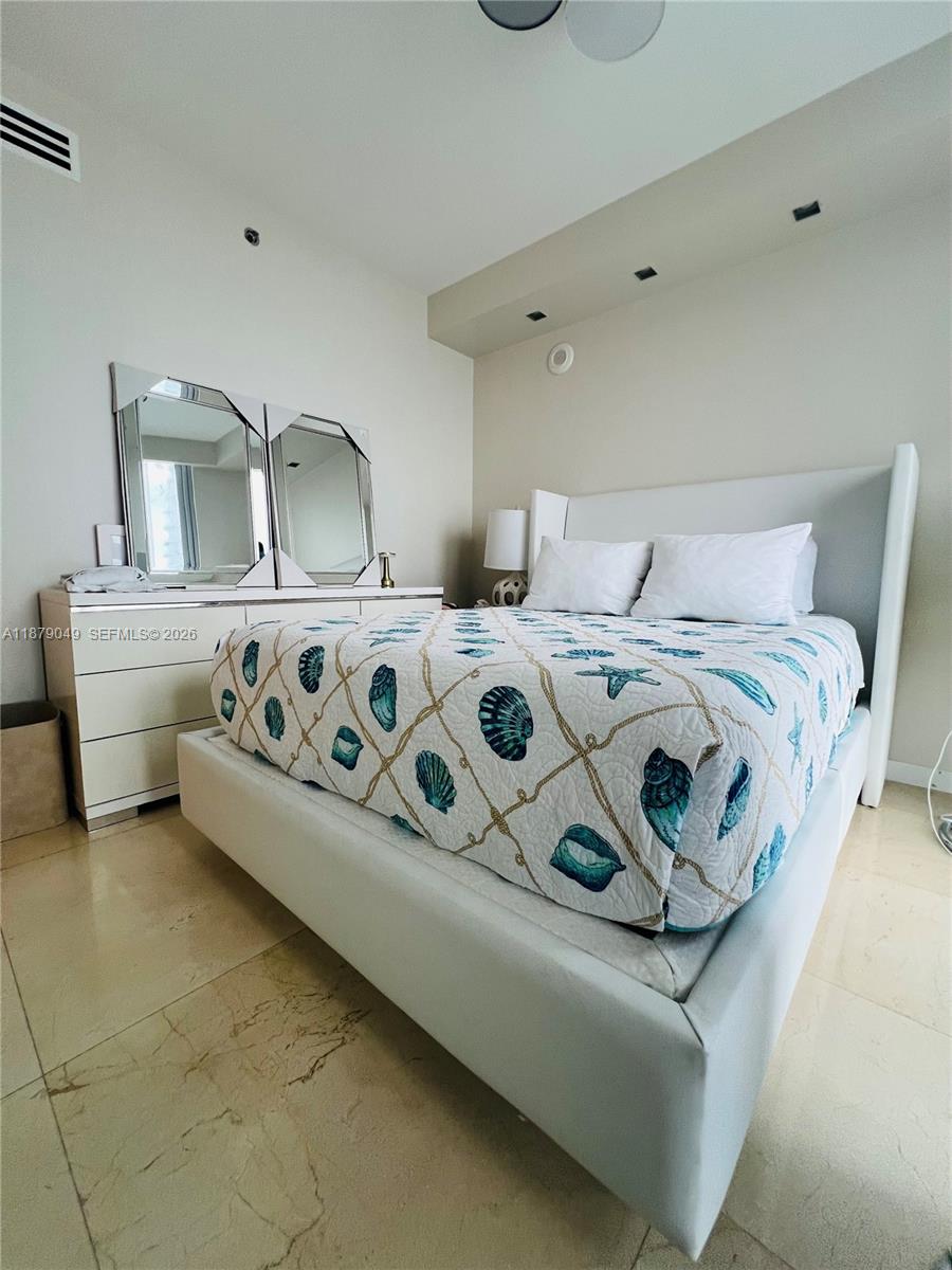465 Brickell Ave #4801, Miami FL 33131