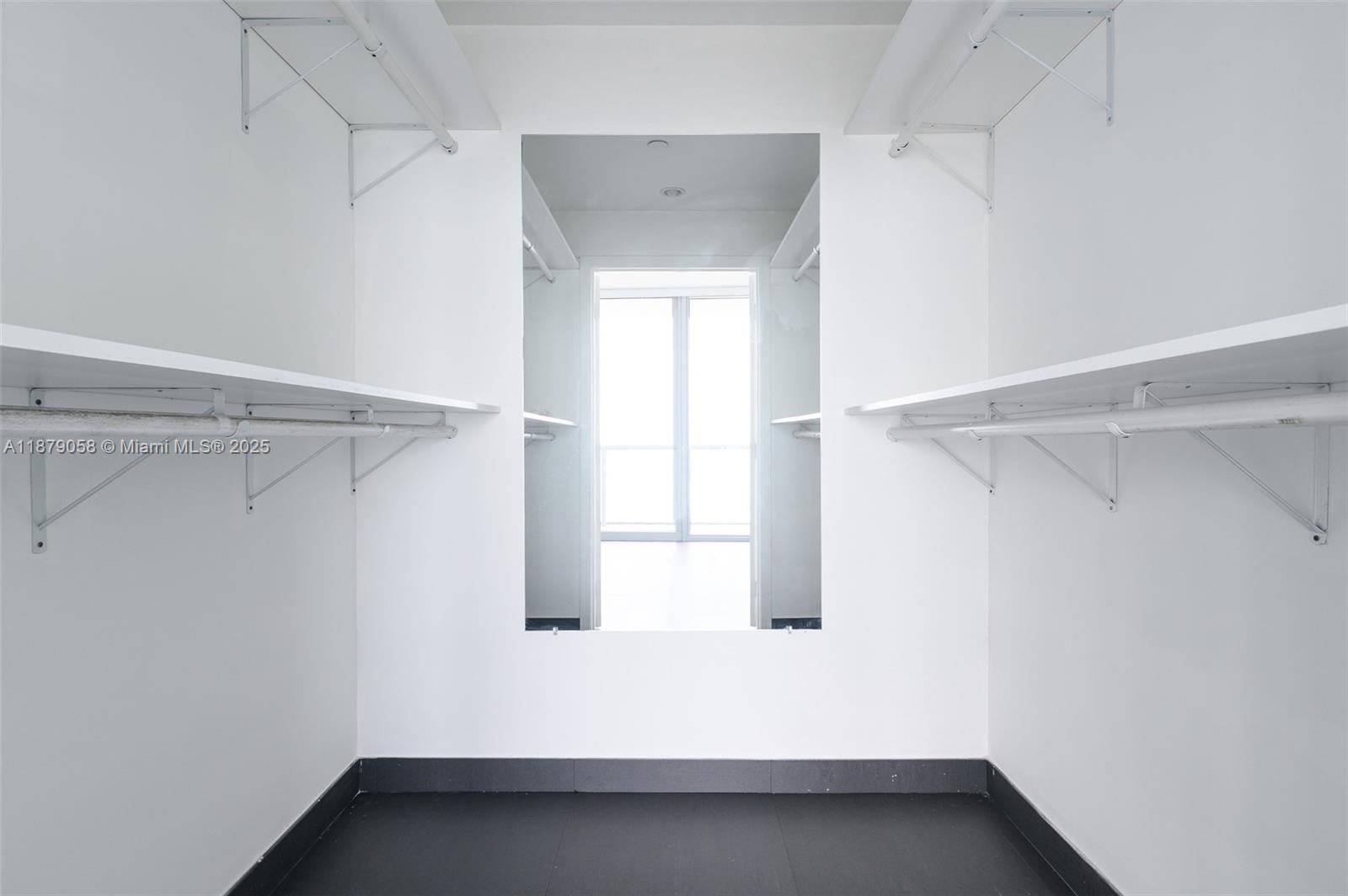 888 Biscayne Blvd #3406, Miami FL 33132