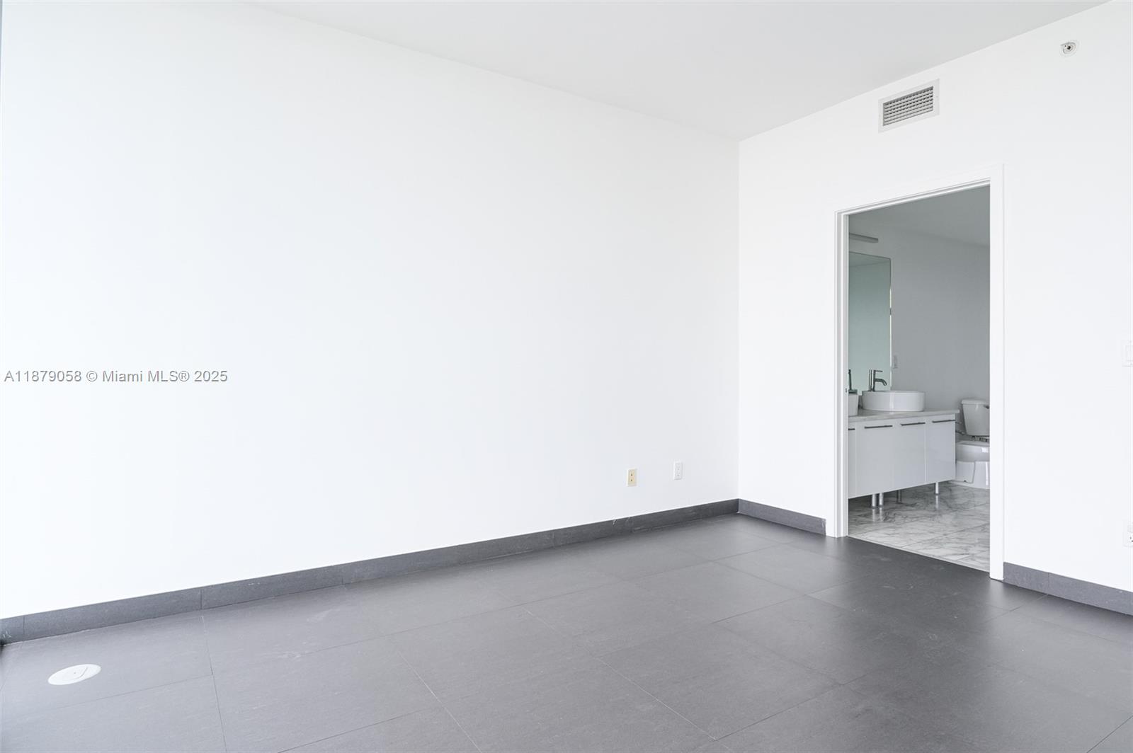 888 Biscayne Blvd #3406, Miami FL 33132