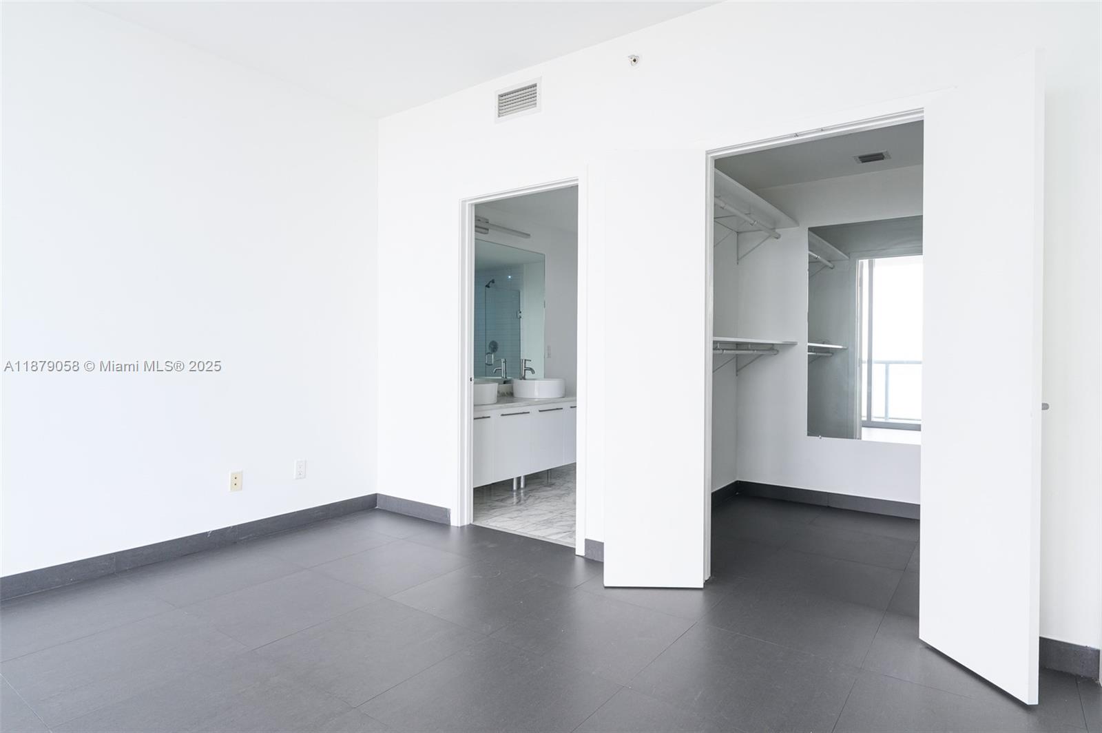 888 Biscayne Blvd #3406, Miami FL 33132