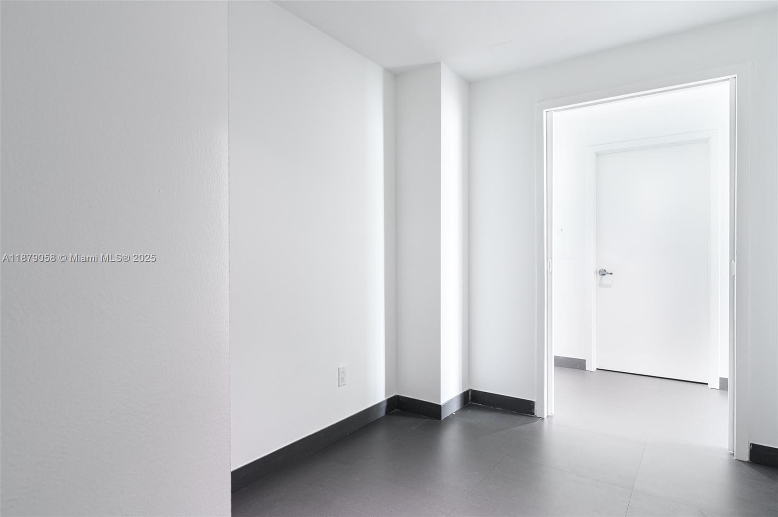 888 Biscayne Blvd #3406, Miami FL 33132